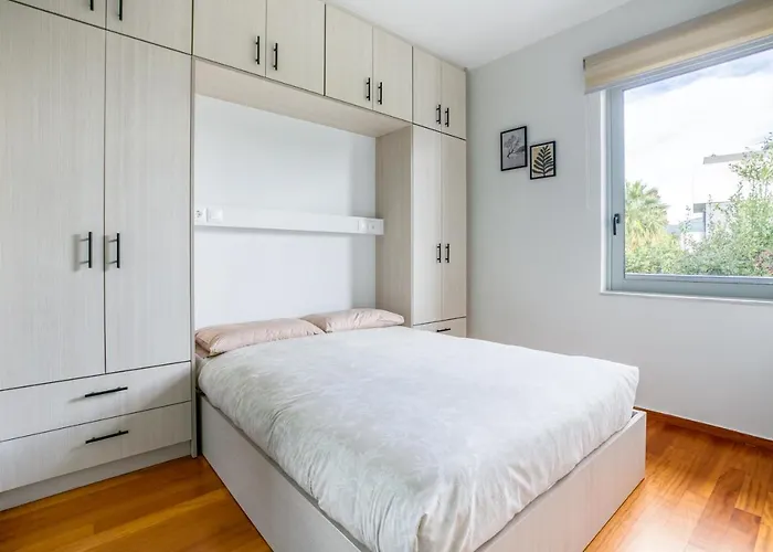 Athena\'S South Apartment